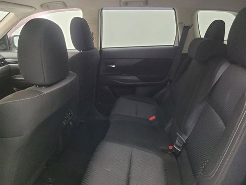 Used 2019 Mitsubishi Outlander ES AWD/4WD image 18