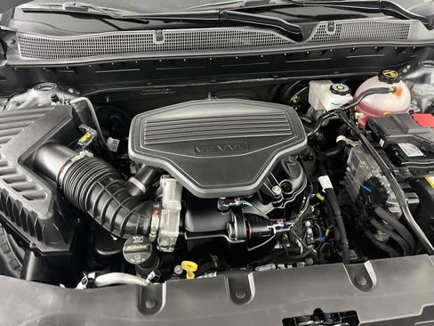 Used 2025 Chevrolet Blazer RS image 36