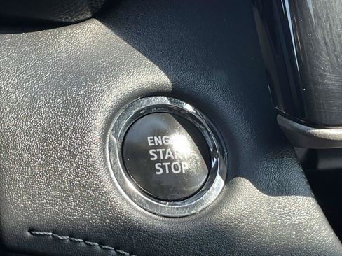 Used 2023 Toyota Highlander XLE FWD image 26