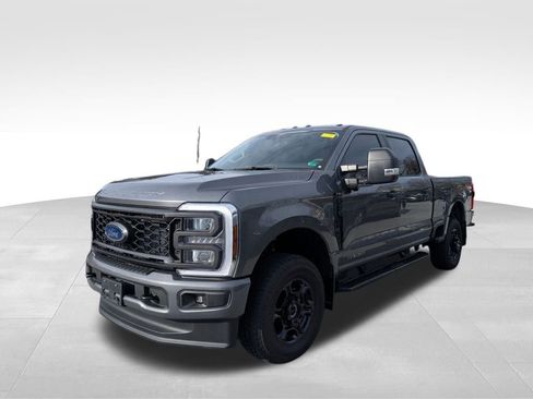 Used 2025 Ford F250 XL w/ STX Appearance Package image 3