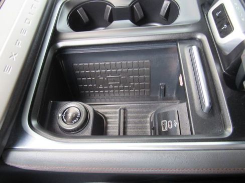 Used 2025 Ford Expedition Active image 54