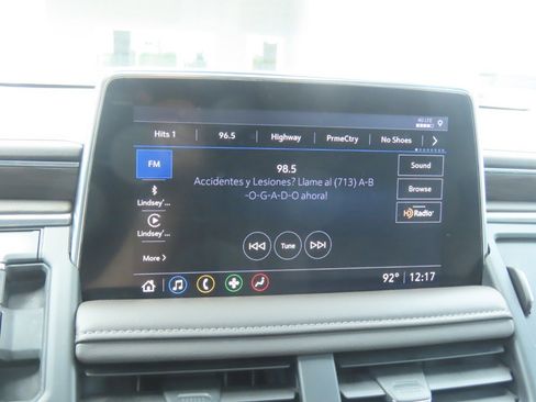 Used 2021 Chevrolet Suburban LT w/ LT Signature Package AWD/4WD image 32