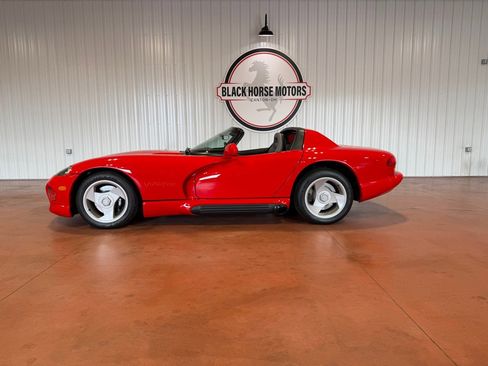 Used 1994 Dodge Viper RT/10 RWD image 3