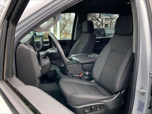 Used 2025 Chevrolet Silverado 2500 Custom w/ Custom Value Package image 21