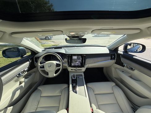 Certified 2024 Volvo V90 B6 Cross Country Ultimate image 12