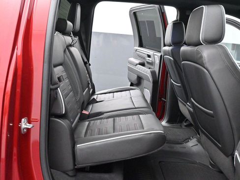 Used 2025 GMC Sierra 2500 AT4X image 34