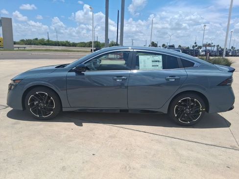New 2026 Nissan Sentra SR w/ Floor Mat Package FWD image 3
