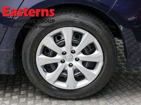 Used 2022 Toyota Corolla LE image 8