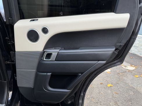 Used 2020 Land Rover Range Rover Sport HSE image 41