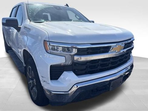 Used 2023 Chevrolet Silverado 1500 LT w/ Protection Package AWD/4WD image 7