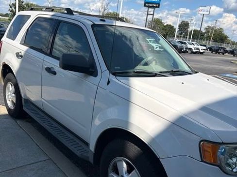 Used 2009 Ford Escape XLT FWD image 2