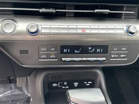 Certified 2025 Hyundai Kona SEL image 30