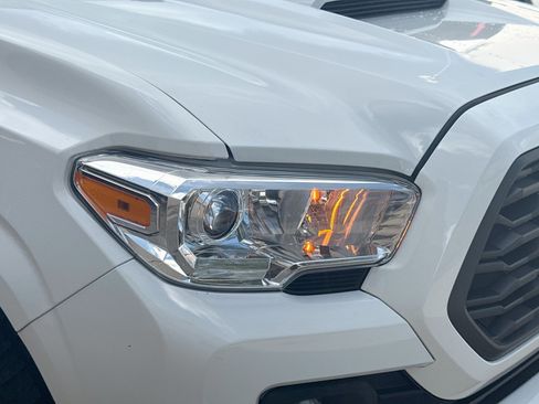 Used 2023 Toyota Tacoma SR AWD/4WD image 33