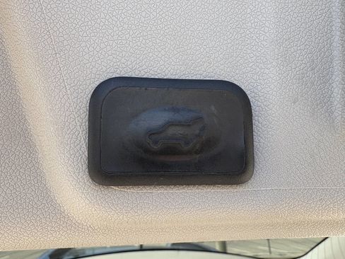 Used 2013 Buick Enclave Convenience FWD image 26