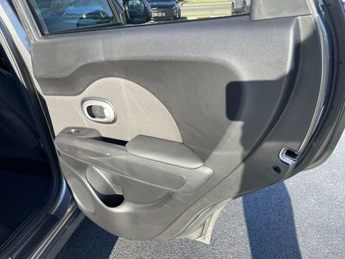 Used 2019 Kia Soul image 20