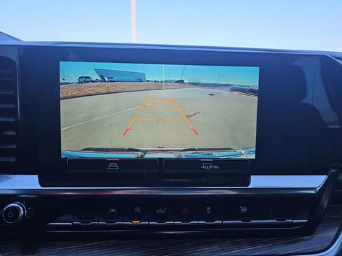 Used 2025 GMC Sierra 1500 Elevation image 15