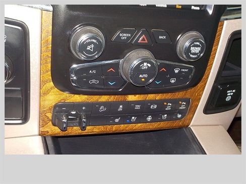 Used 2018 RAM 2500 Longhorn w/ Longhorn Southfork Package AWD/4WD image 25