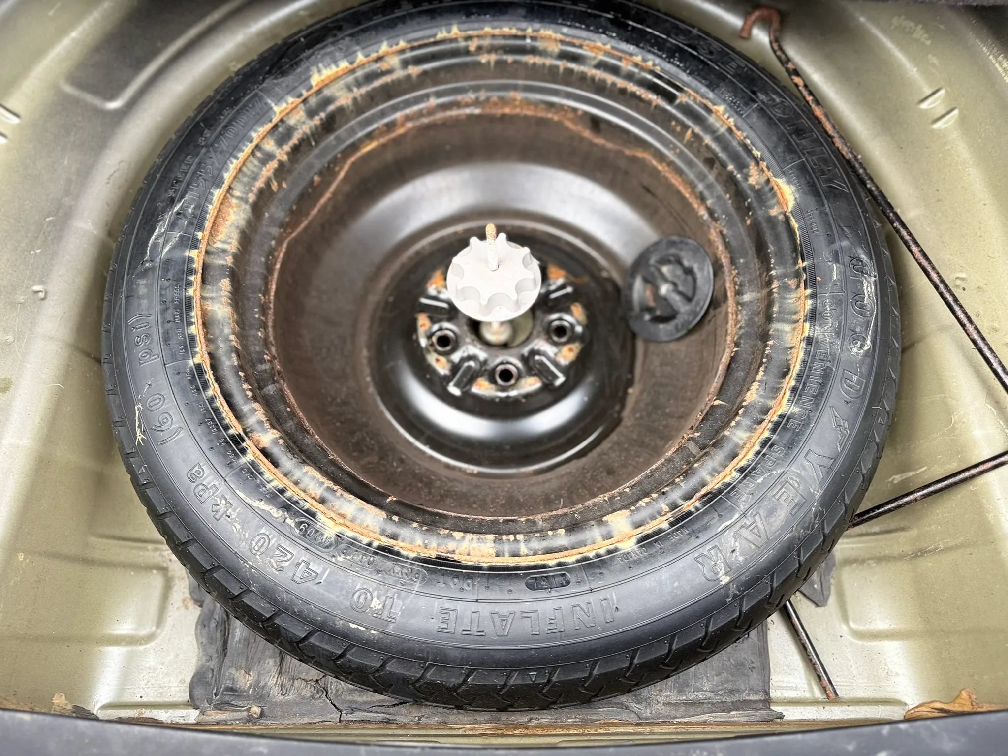 Used 2010 Toyota Camry LE FWD image 35