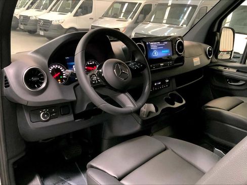 New 2025 Mercedes-Benz Sprinter 2500 image 18