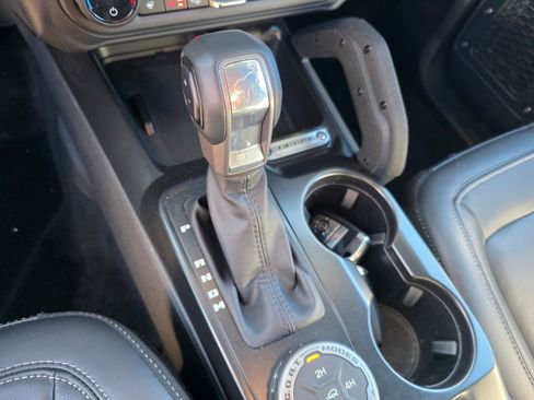 Used 2025 Ford Bronco Outer Banks w/ Sasquatch Package image 9