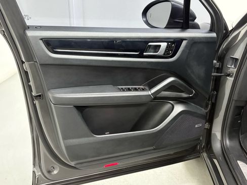 Used 2019 Porsche Cayenne AWD/4WD image 31