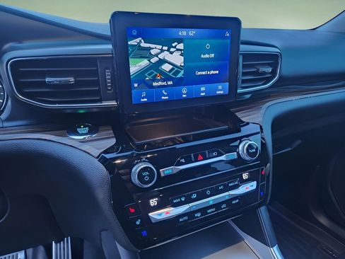 Used 2021 Ford Explorer Limited w/ Equipment Group 301A AWD/4WD image 10