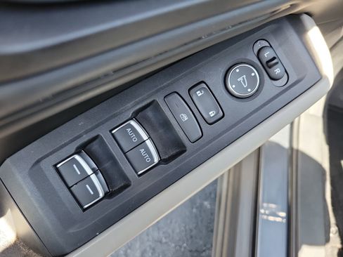 Used 2023 Honda Accord EX image 19