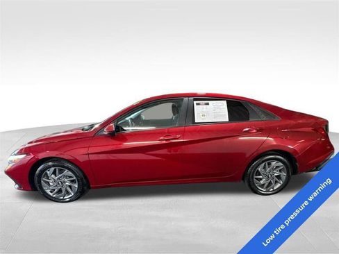 Used 2024 Hyundai Elantra SEL FWD image 8