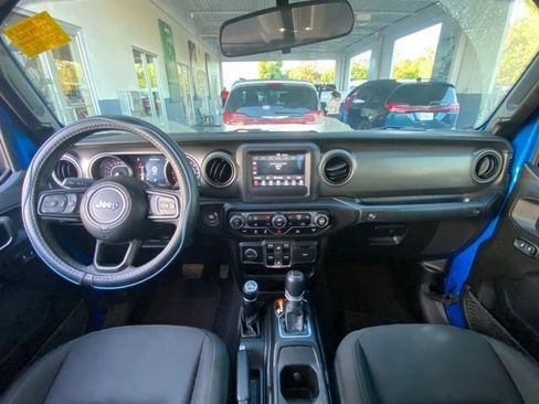 Used 2023 Jeep Gladiator Sport image 16