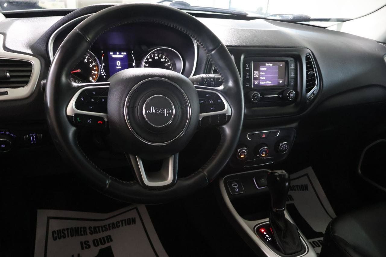 Used 2018 Jeep Compass Latitude FWD image 17