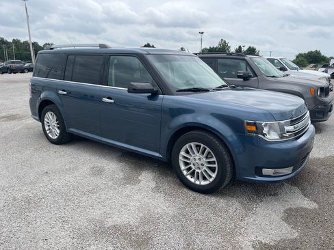 Used 2019 Ford Flex SEL FWD image 3