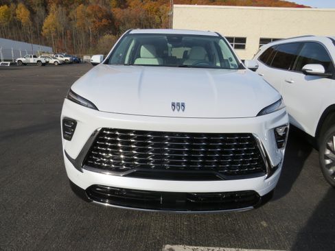 New 2026 Buick Enclave Avenir w/ Super Cruise Package image 2