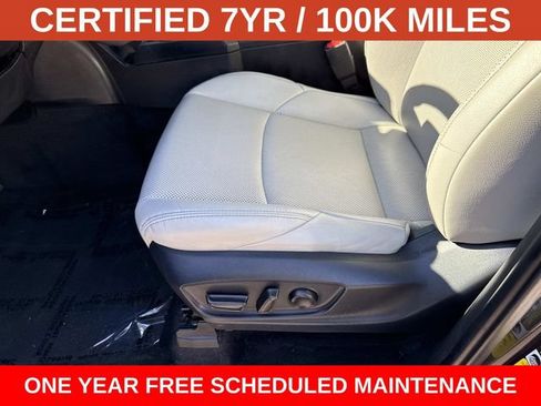 Used 2025 Toyota Tacoma Limited AWD/4WD image 15