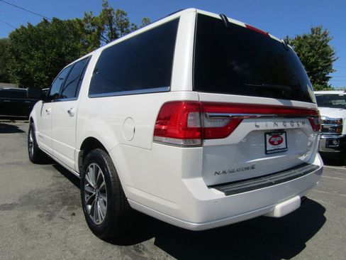 Used 2016 Lincoln Navigator L Select image 5