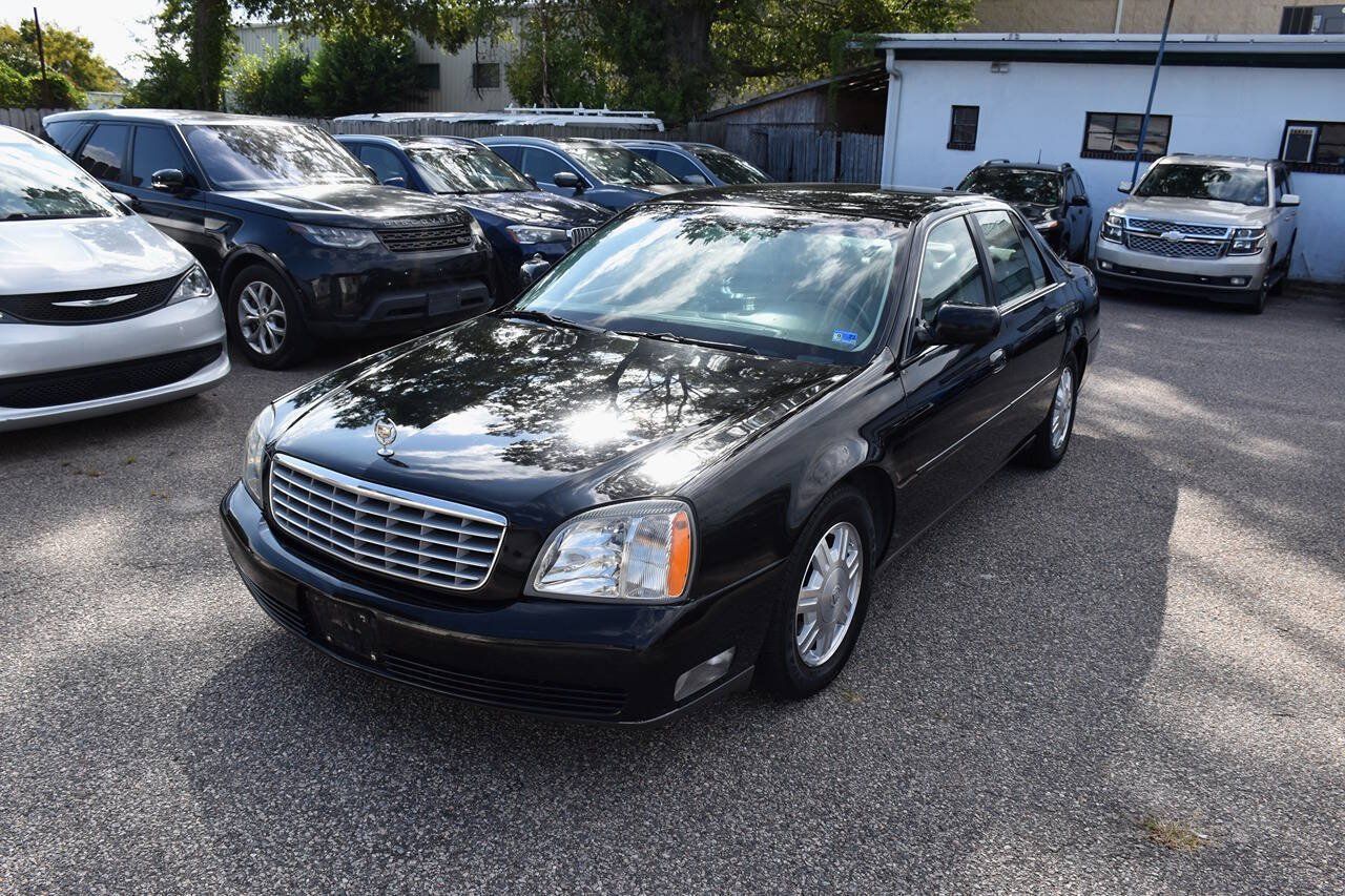 Used 2004 Cadillac De Ville FWD image 1
