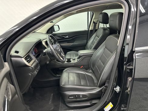 Used 2021 GMC Acadia Denali w/ Denali Technology Package FWD image 9
