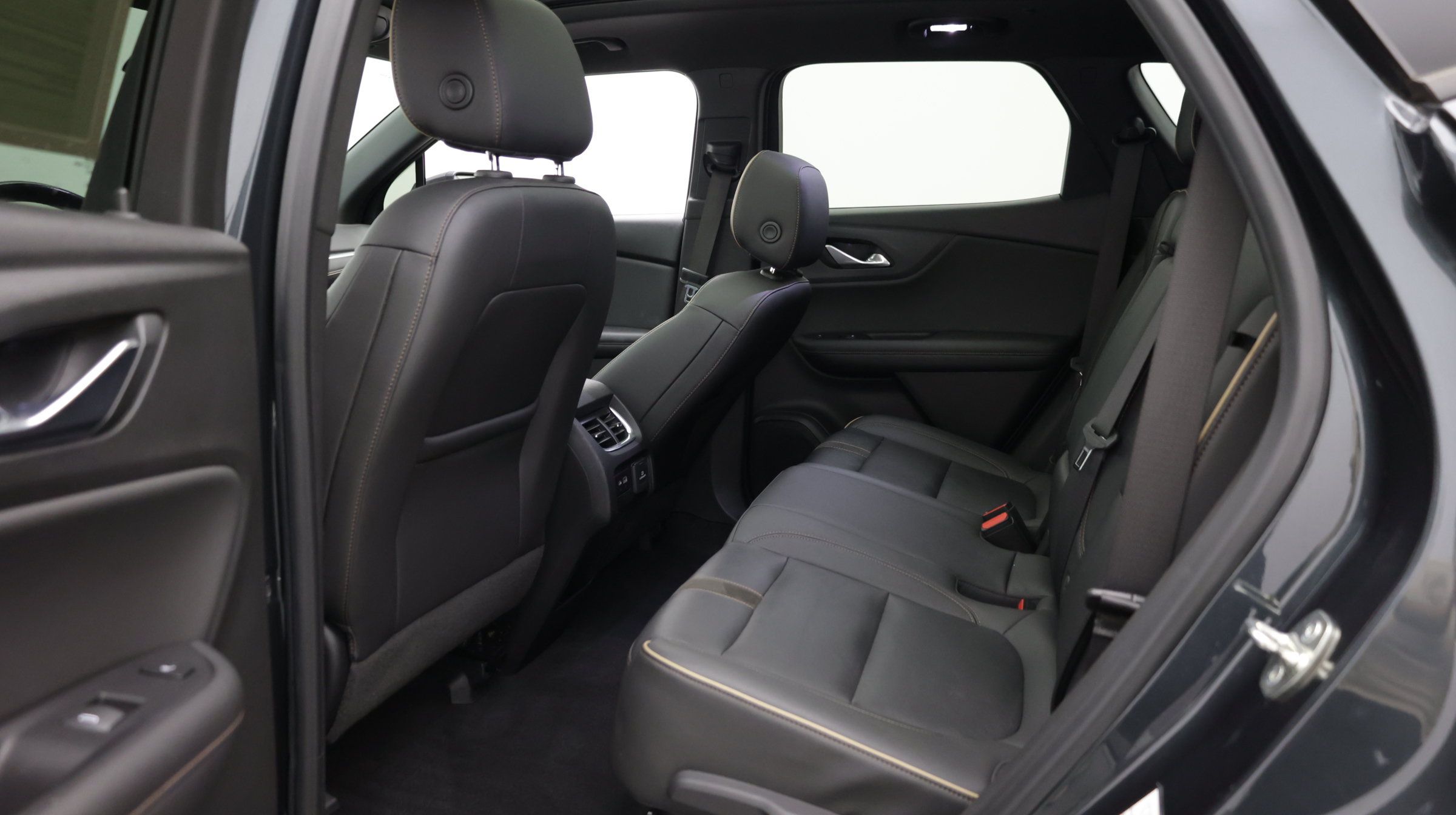 Used 2019 Chevrolet Blazer Premier w/ Sun and Wheels Package FWD image 30