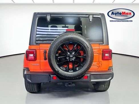 Used 2023 Jeep Wrangler Unlimited Sahara w/ Cold Weather Group AWD/4WD image 8