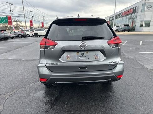Used 2018 Nissan Rogue SV image 6