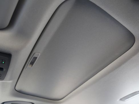 Used 2025 Nissan Sentra SR w/ SR Premium Package image 19