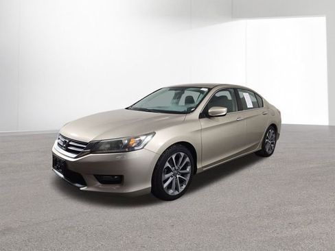 Used 2015 Honda Accord Sport image 2