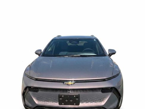 Used 2025 Chevrolet Equinox EV LT w/ Convenience Package FWD image 2