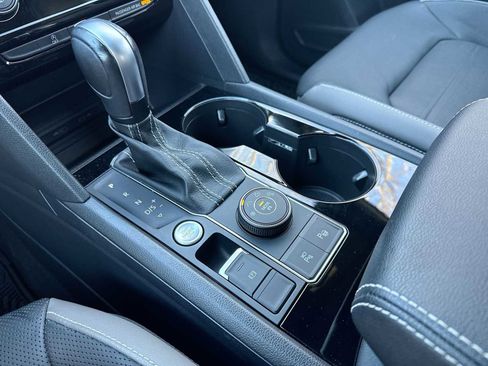 Used 2023 Volkswagen Atlas Cross Sport SEL Premium R-Line image 31