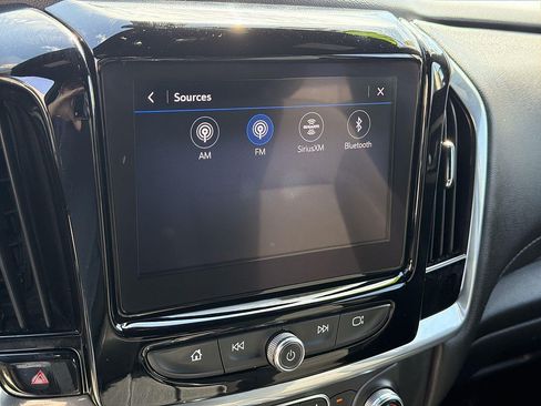 Used 2022 Chevrolet Traverse LT FWD image 12
