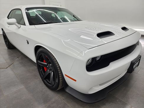 Used 2019 Dodge Challenger SRT Hellcat Redeye RWD image 2