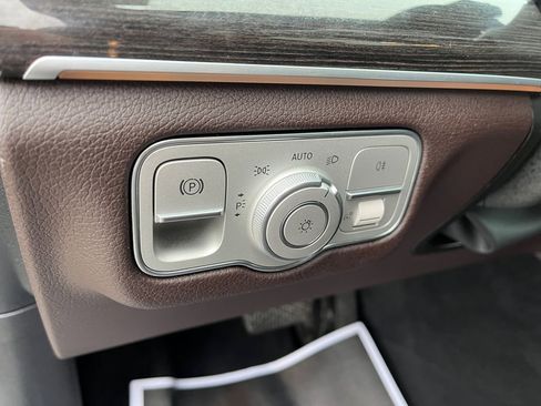 Certified 2023 Mercedes-Benz GLE 450 4MATIC w/ Premium Package image 23