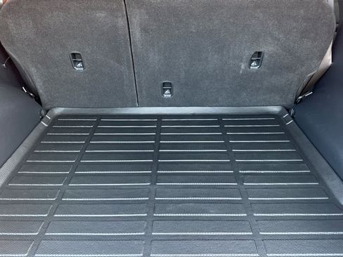 Used 2025 Kia Sportage EX image 14