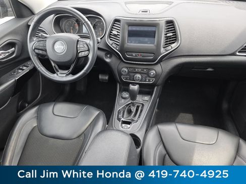 Used 2020 Jeep Cherokee Latitude Plus AWD/4WD image 22