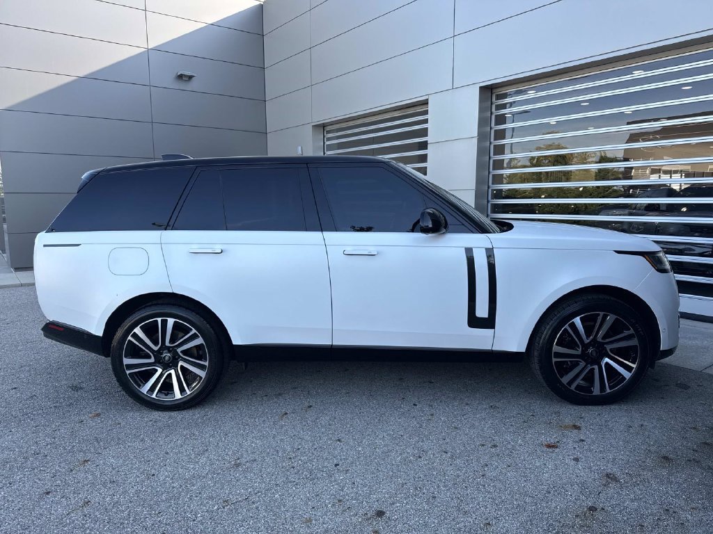 Certified 2023 Land Rover Range Rover SE AWD/4WD image 9