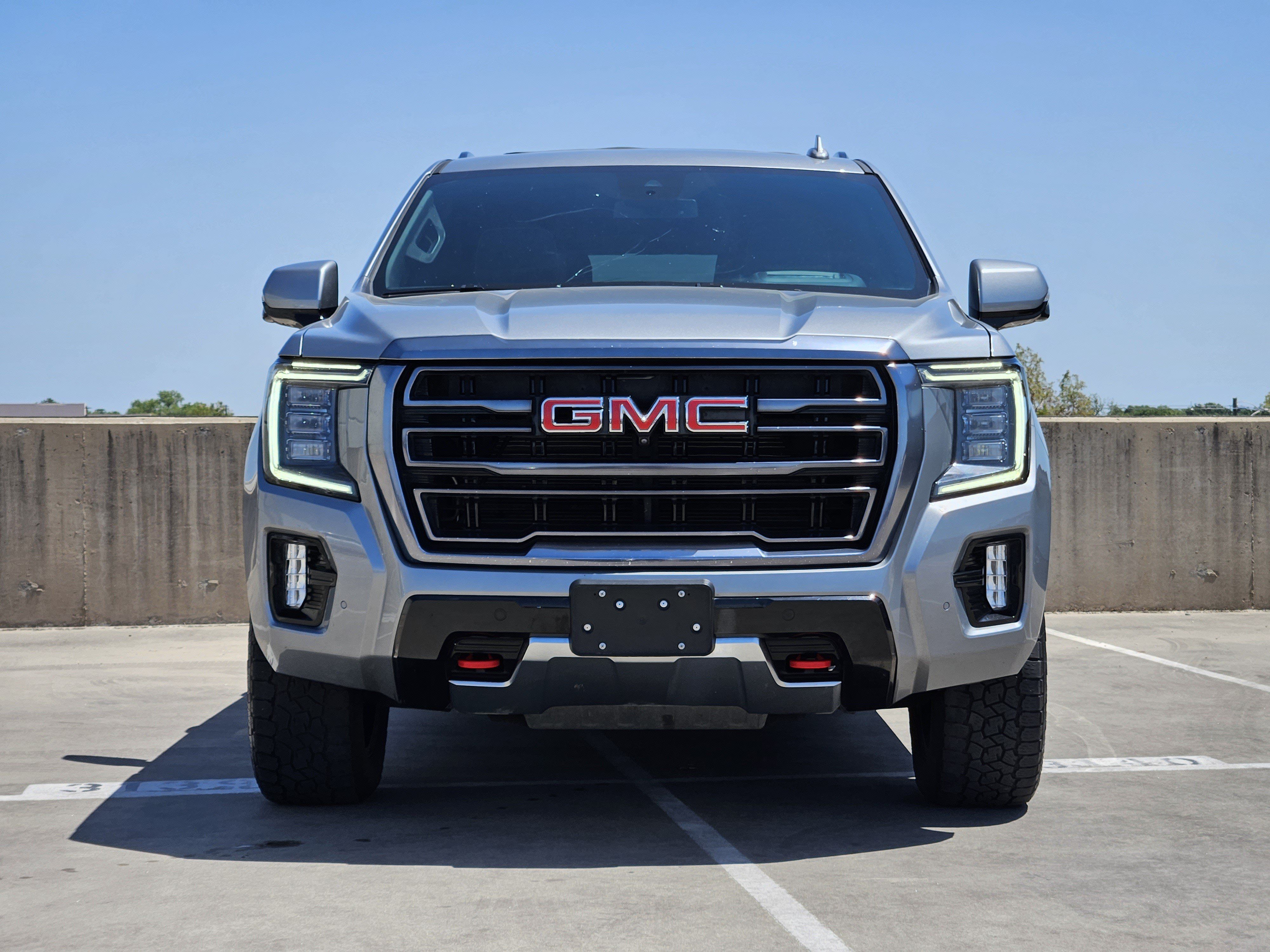 Used 2024 GMC Yukon AT4 w/ Technology Package AWD/4WD image 11